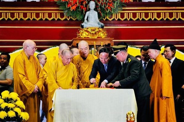 The seal opening ceremony at Yen Tu Spring Festivl (Photo: VNA)
