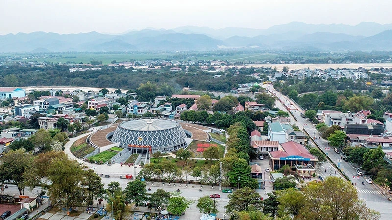 On the ground of the ancient battlefield, Dien Bien Phu today is changing every day. (Photo: THANH DAT)
