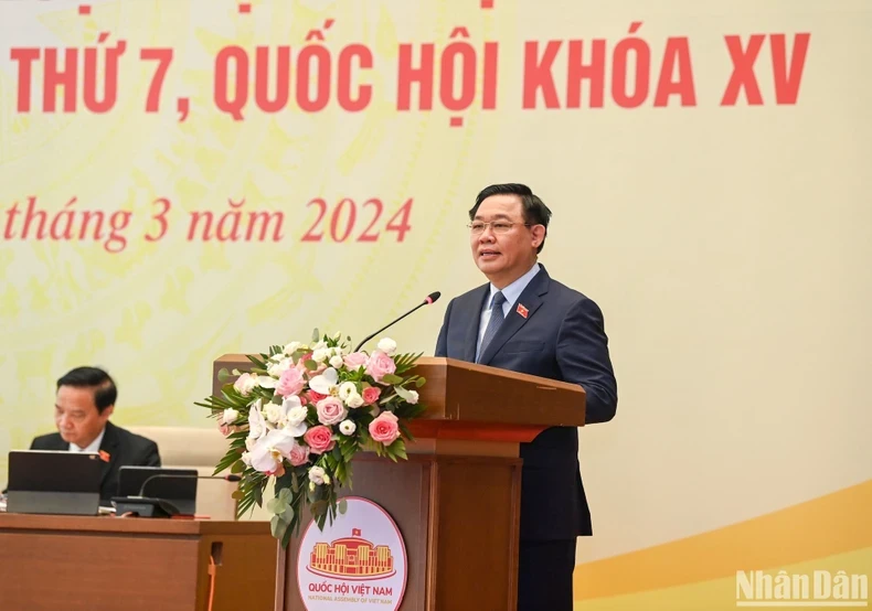 NA Chairman Vuong Dinh Hue delivers the opening remarks at the fifth meeting of full-time NA deputies on March 26. (Photo: NDO) 