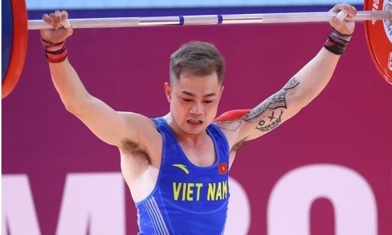 Weightlifter Lai Gia Thanh also competed successfully at SEA Games 32. (Photo: VNA)