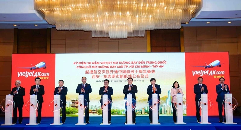 At the ceremony to announce direct route between Ho Chi Minh City and China’s Xi'an. 