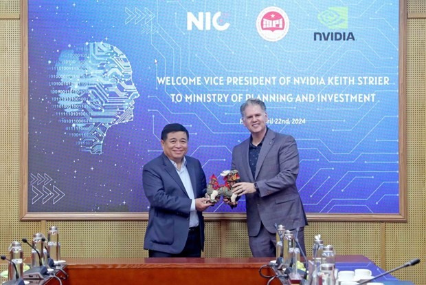 Minister of Planning and Investment Nguyen Chi Dung (left) and NVIDIA Vice President Keith Strier. (Photo: MPI)