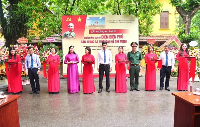 The ribbon-cutting ceremony for the exhibition.