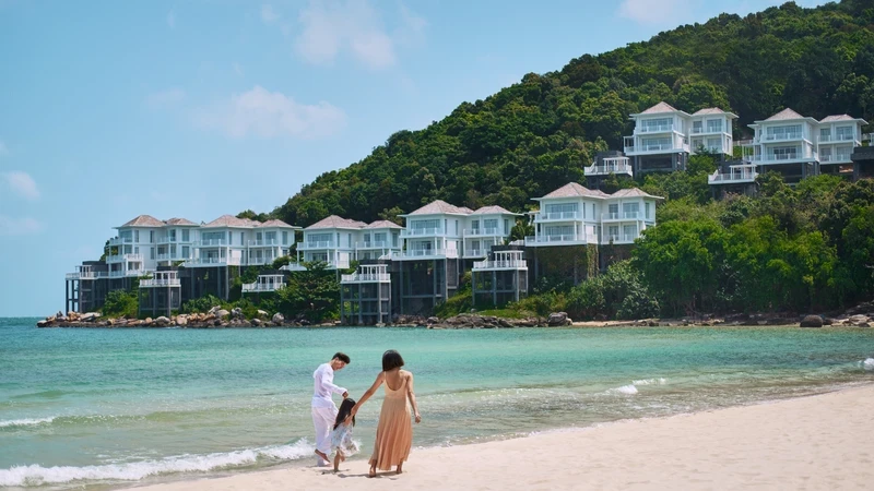 Phu Quoc City (Kien Giang Province) has been focusing on professional human resources and infrastructure investment to meet the demands of visitors.