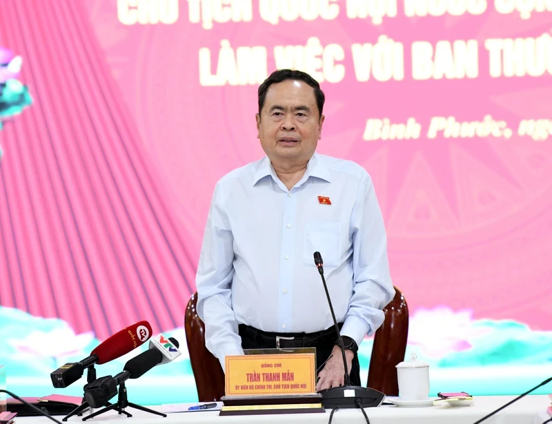 NA Chairman works with standing board of Binh Phuoc province's Party Committee