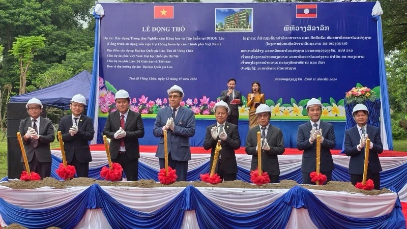 Leaders of the VNU – Hanoi and NUL join the groundbreaking ceremony for the Scientific Research and Training Centre at the NUOL.