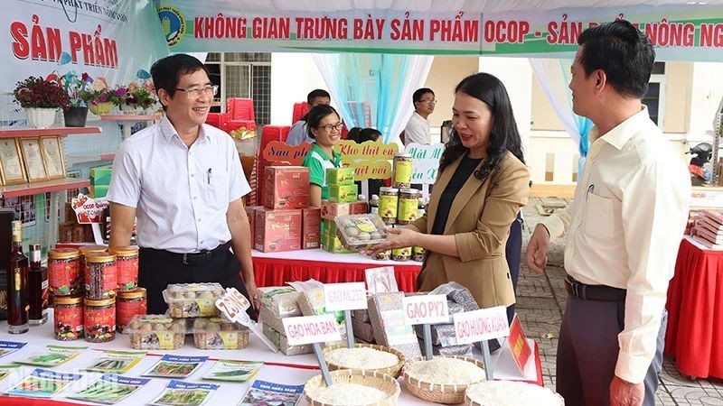 A booth displaying OCOP products from Quang Ngai Province.