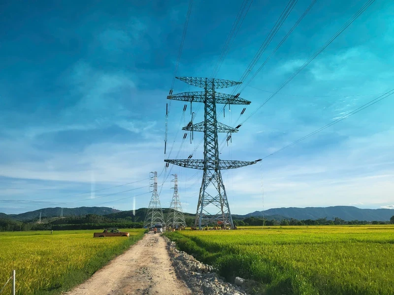 The Circuit 3 500kV transmission line from Quang Trach (Quang Binh) to Pho Noi (Hung Yen). (Photo: Manh Hung – EVNICT)