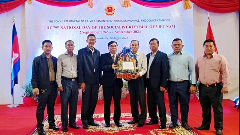 Representatives from various agencies and units in the area joined the Consulate General in celebrating the 79th anniversary of Vietnam’s National Day. (Photo: Nguyen Hiep)