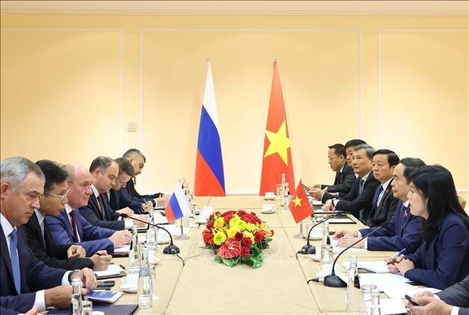 At meeting between Chairman of the National Assembly Tran Thanh Man and Vitaly Markelov, Deputy Chairman of Gazprom in Moscow on September 10. (Photo: VNA)