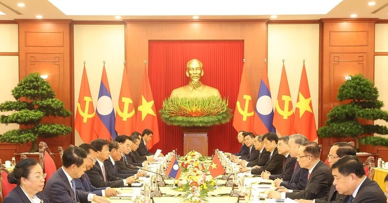 An overview of the talks between General Secretary of the Communist Party of Vietnam (CPV) Central Committee and President of Vietnam To Lam and visiting General Secretary of the Lao People’s Revolutionary Party (LPRP) Central Committee and President of Laos Thongloun Sisoulith. (Photo: VNA) 