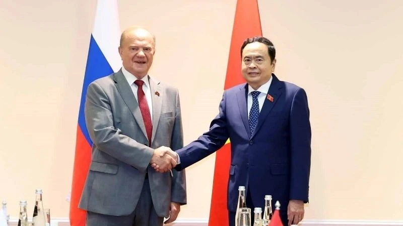 National Assembly (NA) Chairman Tran Thanh Man (Right) and the leader of the Communist Party of the Russian Federation Gennady Zyuganov. (Photo: VNA) 