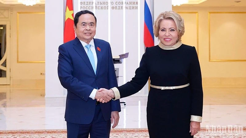 National Assembly Chairman Tran Thanh Man (left) and Speaker of the Federation Council of the Federal Assembly of the Russian Federation Valentina Ivanovna Matvienko. (Photo: VNA)