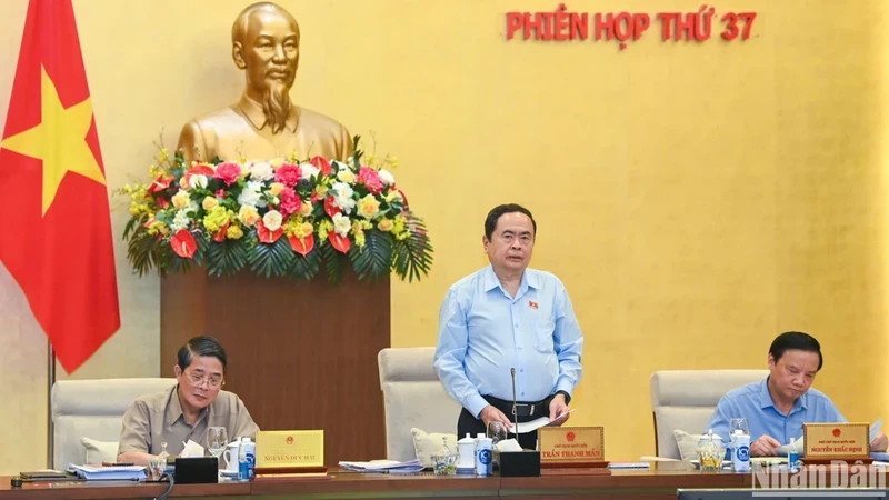 NA Chairman Tran Thanh Man speaks at the session (Photo: NDO)