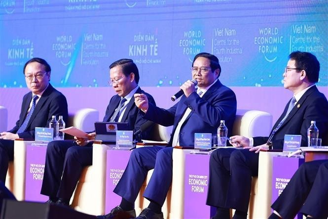 Prime Minister Pham Minh Chinh speaks at the policy dialogue in Ho Chi Minh City on September 25. (Photo: VNA) 