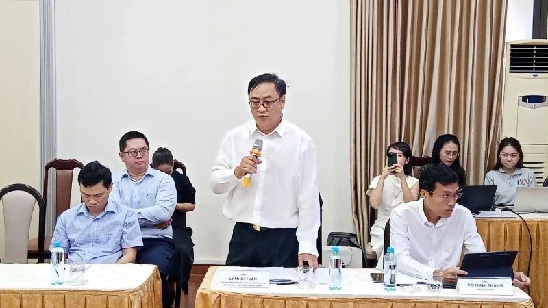 Ly Minh Tuan, Head of the Information and Technology Office under the Ho Chi Minh City Department of Information and Communications, speaks at the press conference.