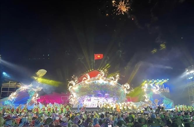 The ceremony held in Sam Son city, Thanh Hoa province, on October 27 evening. (Photo: VNA) 