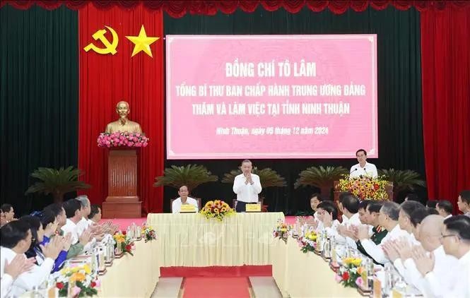 Party General Secretary To Lam has a working session with the Standing Board of the provincial Party Committee of Ninh Thuan province on December 5. (Photo: VNA) 