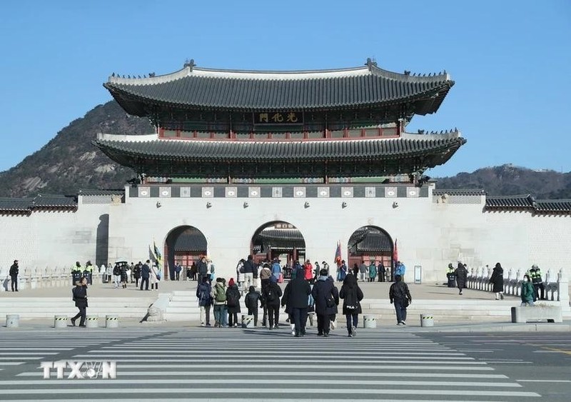 People in Seoul, RoK, on December 4, 2024. (Photo: Xinhua/VNA) 