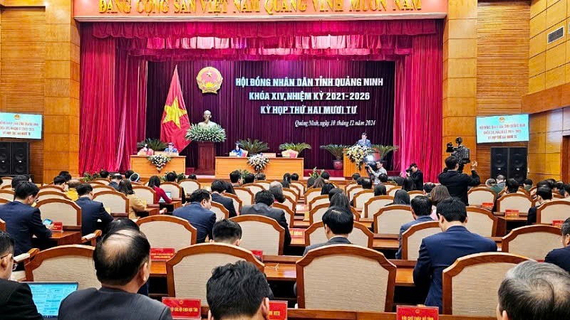 An overview of the 24th session of the 14th Quang Ninh Provincial People's Council for the 2021–2026 tenure.