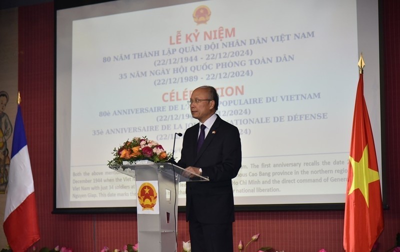 Vietnamese Ambassador Dinh Toan Thang speaks at the celebration on December 17. (Photo: VNA) 