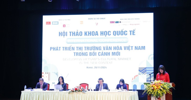 Assoc. Prof. Dr, Dang Hoai Thu, Vice Rector of Hanoi University of Culture, delivers a speech. (Photo: bvhttdl.gov.vn)