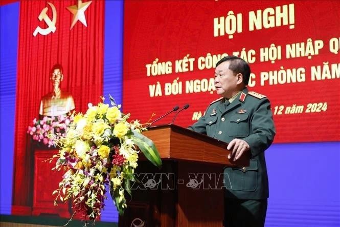 Deputy Minister of National Defence Sen. Lieut. Gen. Hoang Xuan Chien speaks at the event (Photo: VNA)