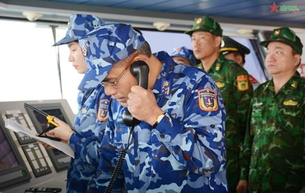 Colonel Luong Cao Khai, Vice Commander and Chief of Staff of the Vietnam Coast Guard Region 1 leads the Vietnamese fleet (Photo: https://www.qdnd.vn/)