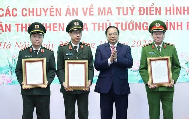 Prime Minister Pham Minh Chinh praises collectives directly involved in investigating the case. (Photo: VNA)