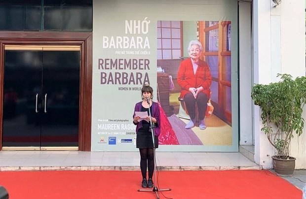 French documentary photographer and videographer Maureen Ragoucy at the opening ceremony of the exhibition. (Source: baoquocte.vn)