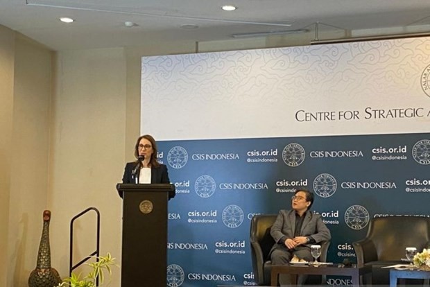 Ambassador of Canada to Indonesia, Nadia Burger, giving a speech at a seminar on Canada's Indo-Pacific Strategy in Jakarta on February 17, 2023. (Photo: ANTARA/VNA)