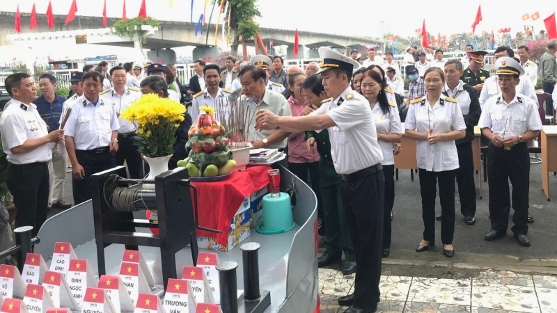 A ceremony pays tribute to the fallen soldiers of Gac Ma in Da Nang, on the morning of March 14.