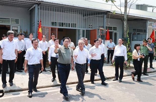 Prime Minister Pham Minh Chinh inspects major projects in Thua Thien-Hue (Photo: VNA) 