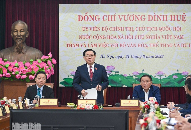 NA Chairman Vuong Dinh Hue speaks at the meeting with the Ministry of Culture, Sports and Tourism on March 31. (Photo: VNA)