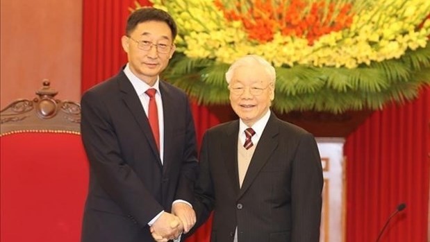 Party General Secretary Nguyen Phu Trong receives Liu Ning, Secretary of the Party Committee of the Guangxi Zhuang Autonomous Region, in Hanoi on March 31. (Photo: VNA)