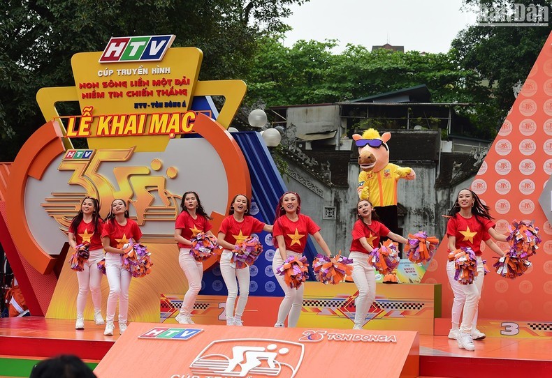 An art performance programme at the opening ceremony of the 35th Ho Chi Minh City Television (HTV) Cup Cycling Tournament titled 'Land, Rivers, and Mountains Create a Strip – Hope for Victory'.