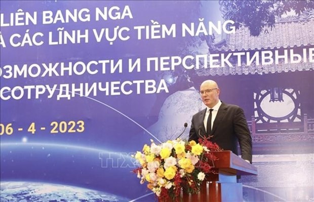 Russian Deputy PM Dmitry Chernyshenko speaks at the forum (Photo: VNA)