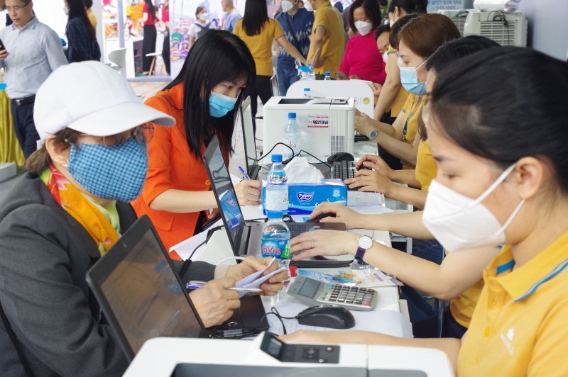 The Vietnam Airlines booth at VITM 2022 has attracted thousands of visitors.