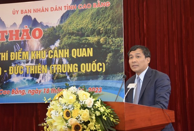 Deputy Foreign Minister Nguyen Minh Vu, head of the National Border Committee, addresses the workshop in Cao Bang province on April 18. (Photo: VNA)