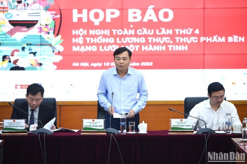 At the press conference. (Photo:nhandan.vn)