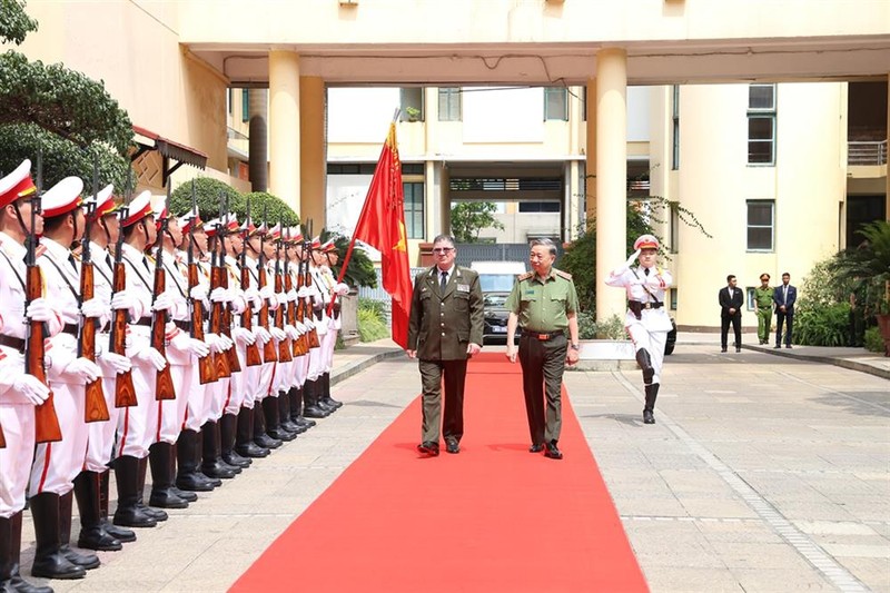 Cuban Minister of the Interior Lázaro Alberto Álvarez Casas at the welcome ceremony in Hanoi on May 15. 