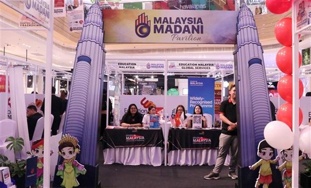 Exhibition kicks off Malaysia Madani Week in HCM City