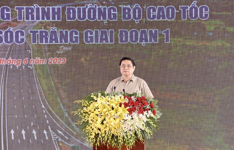Prime Minister Pham Minh Chinh speaks at the event. 