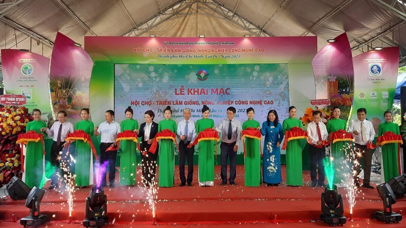 At the opening ceremony of the Ho Chi Minh City Fair and Exhibition of Seeds and Hi-Tech Agriculture 2023.