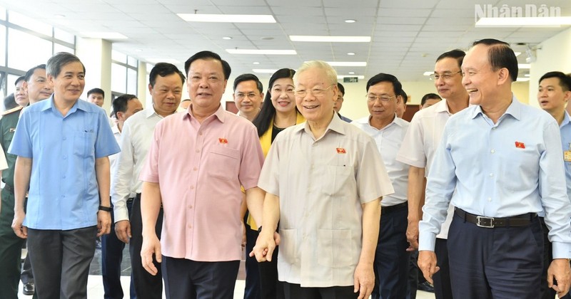 [In Pictures] Party General Secretary Nguyen Phu Trong meets voters in Hanoi