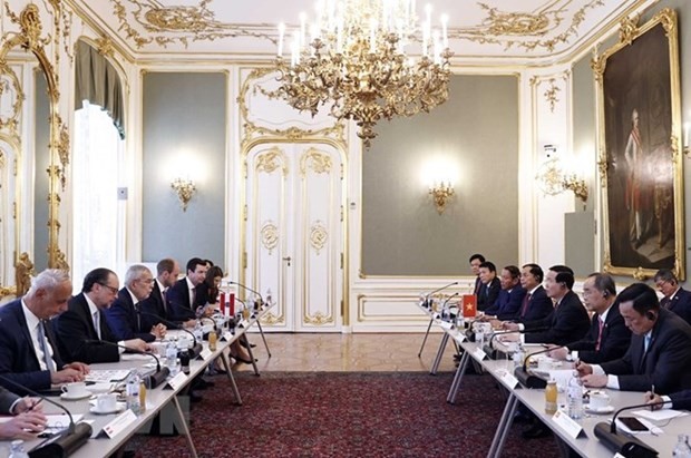 President Vo Van Thuong holds talks with Austrian President Alexander Van der Bellen. (Photo: VNA)