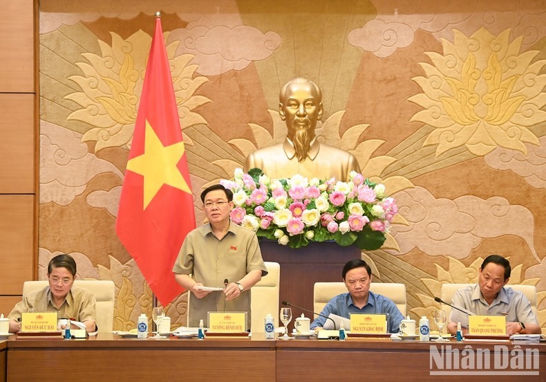 National Assembly Chairman Vuong Dinh Hue speaks at the event (Photo: NDO)