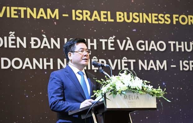 Vietnamese Minister of Industry and Trade Nguyen Hong Dien speaks at the forum. (Photo: VNA)