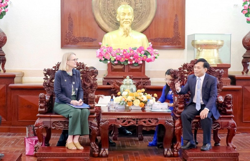 Vice Chairman of the People’s Committee of Can Tho Nguyen Ngoc He has a meeting with Australian Consul General in Ho Chi Minh City Sarah Hooper on September 11