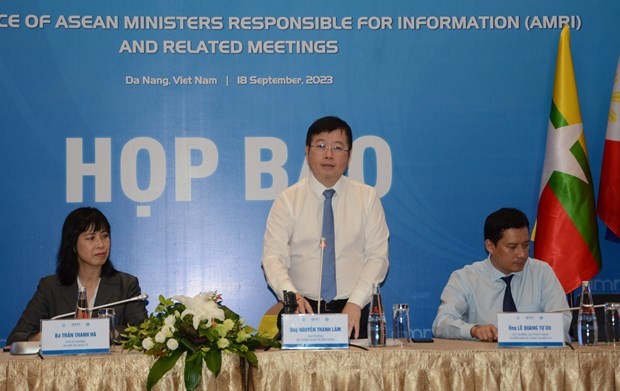Deputy Minister of Information and Communications Nguyen Thanh Lam speaks at the press conference in Da Nang city on September 18. (Photo: VNA)